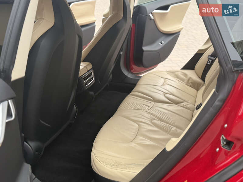 Лифтбек Tesla Model S 2014 в Тернополе