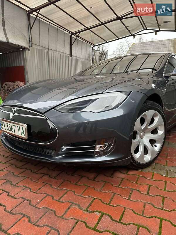 Tesla Model S 2014