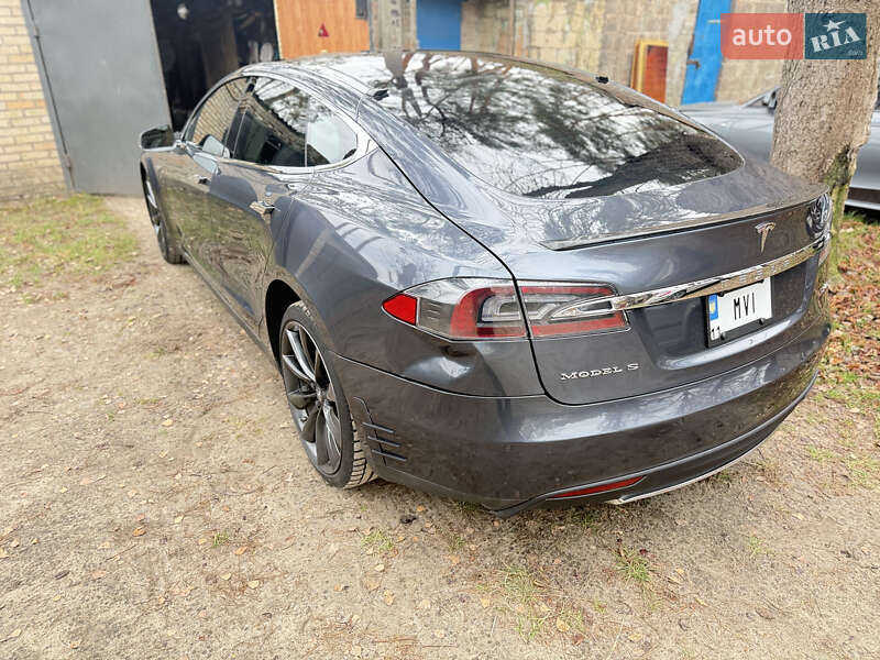 Лифтбек Tesla Model S 2014 в Киеве фото 21 Лифтбек Tesla Model S 2014 в Киеве