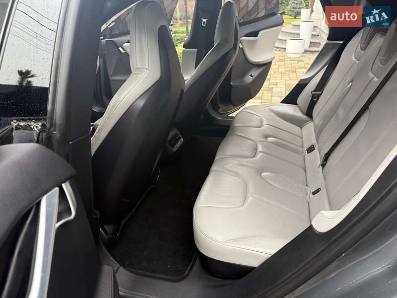 Лифтбек Tesla Model S 2013 в Киеве