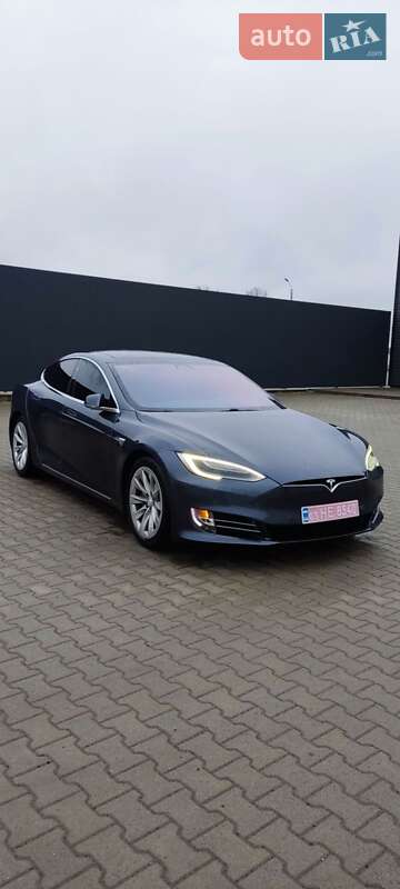 Tesla Model S 2016