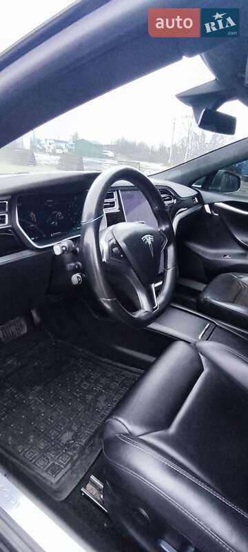 Лифтбек Tesla Model S 2016 в Сарнах