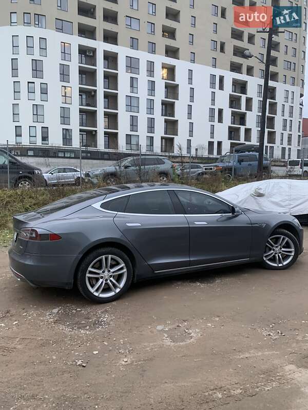 Лифтбек Tesla Model S 2013 в Львове фото 5 Лифтбек Tesla Model S 2013 в Львове