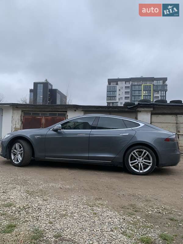 Лифтбек Tesla Model S 2013 в Львове фото 11 Лифтбек Tesla Model S 2013 в Львове