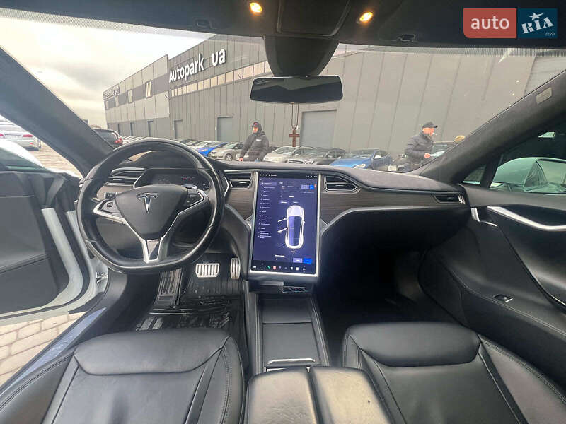 Лифтбек Tesla Model S 2015 в Львове фото 26 Лифтбек Tesla Model S 2015 в Львове