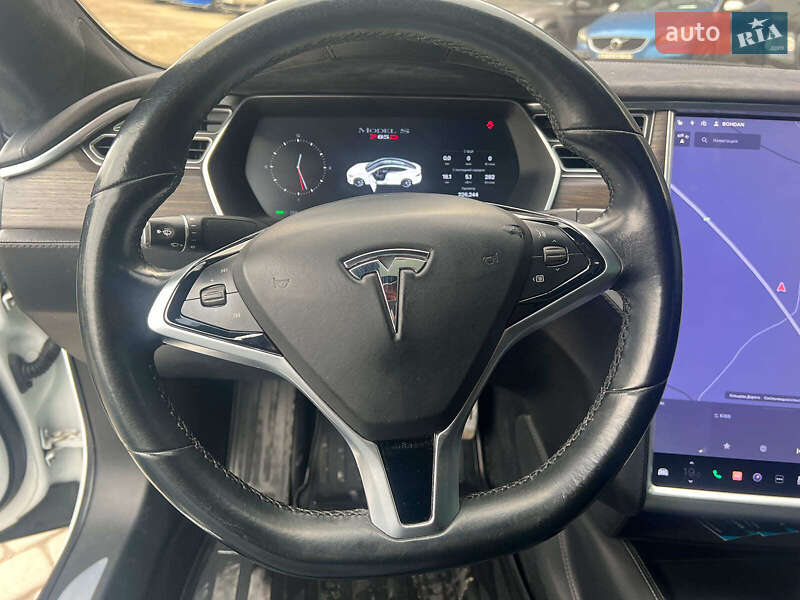 Лифтбек Tesla Model S 2015 в Львове фото 19 Лифтбек Tesla Model S 2015 в Львове