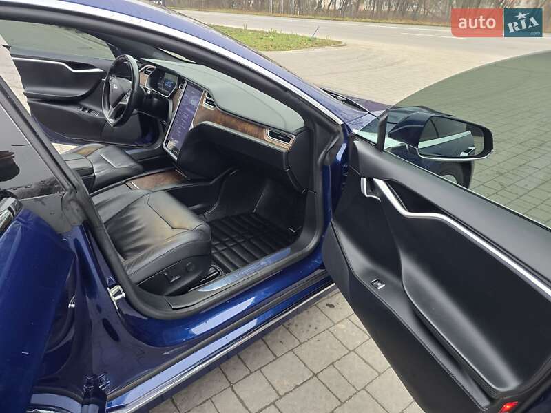 Лифтбек Tesla Model S 2017 в Тысменице фото 10 Лифтбек Tesla Model S 2017 в Тысменице