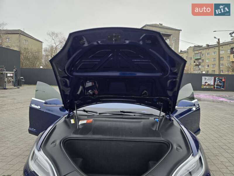 Лифтбек Tesla Model S 2017 в Тысменице фото 11 Лифтбек Tesla Model S 2017 в Тысменице