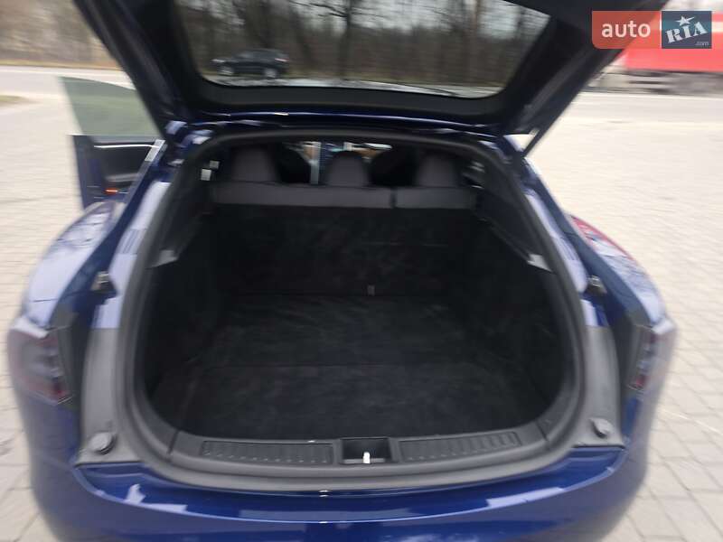 Лифтбек Tesla Model S 2017 в Тысменице фото 19 Лифтбек Tesla Model S 2017 в Тысменице