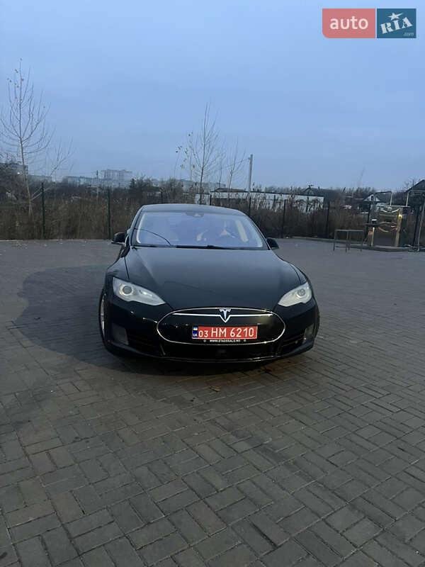 Лифтбек Tesla Model S 2015 в Днепре фото Лифтбек Tesla Model S 2015 в Днепре