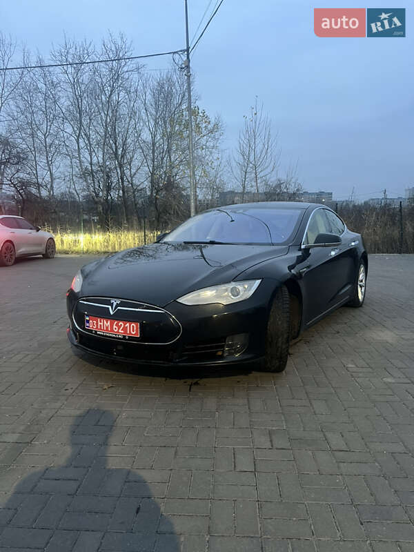 Лифтбек Tesla Model S 2015 в Днепре фото 8 Лифтбек Tesla Model S 2015 в Днепре