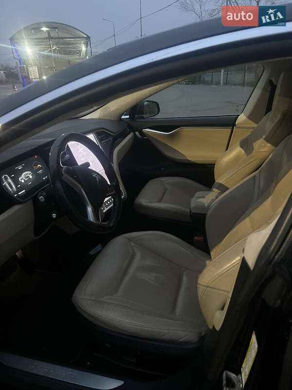 Лифтбек Tesla Model S 2015 в Днепре фото 11 Лифтбек Tesla Model S 2015 в Днепре