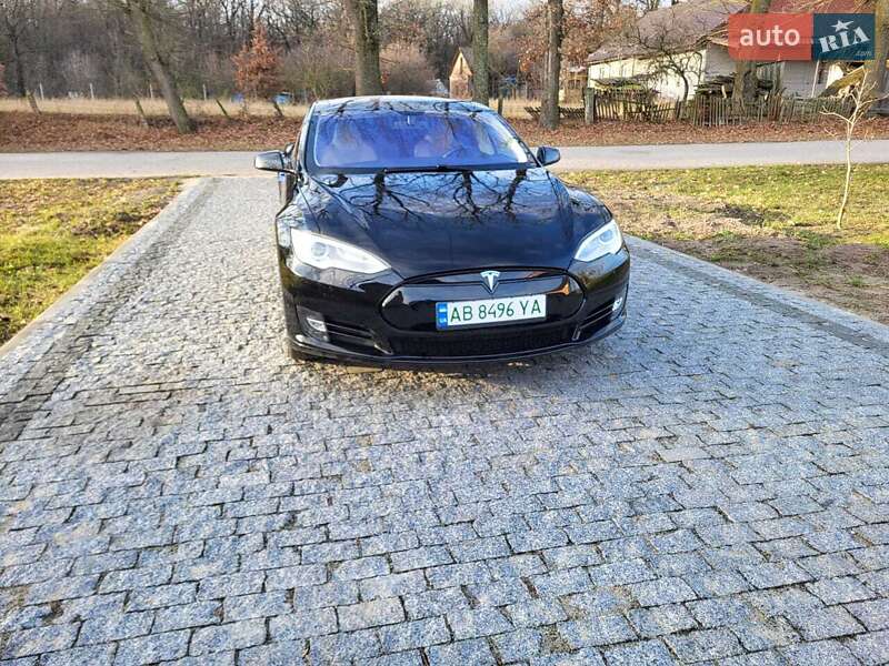 Лифтбек Tesla Model S 2013 в Виннице