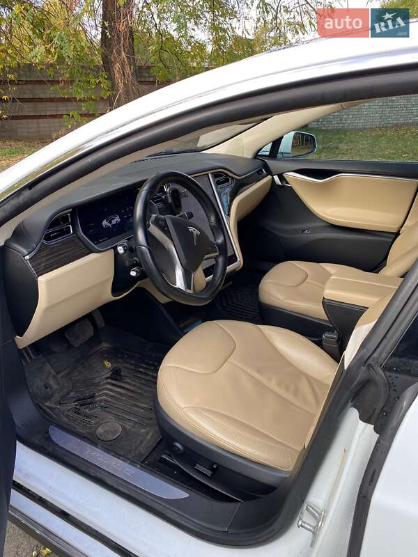 Лифтбек Tesla Model S 2015 в Днепре фото 5 Лифтбек Tesla Model S 2015 в Днепре