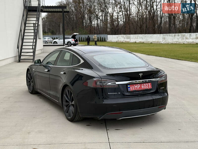 Лифтбек Tesla Model S 2015 в Луцке