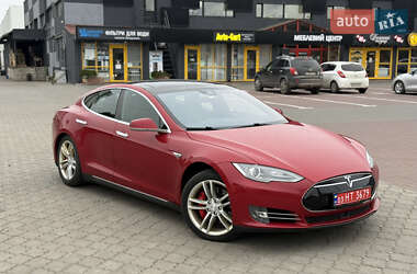 Лифтбек Tesla Model S 2015 в Луцке