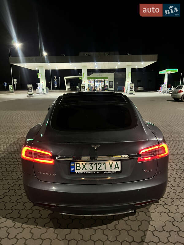 Ліфтбек Tesla Model S 2014 в Києві