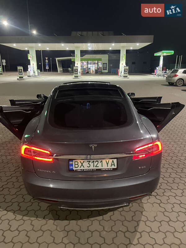 Ліфтбек Tesla Model S 2014 в Києві