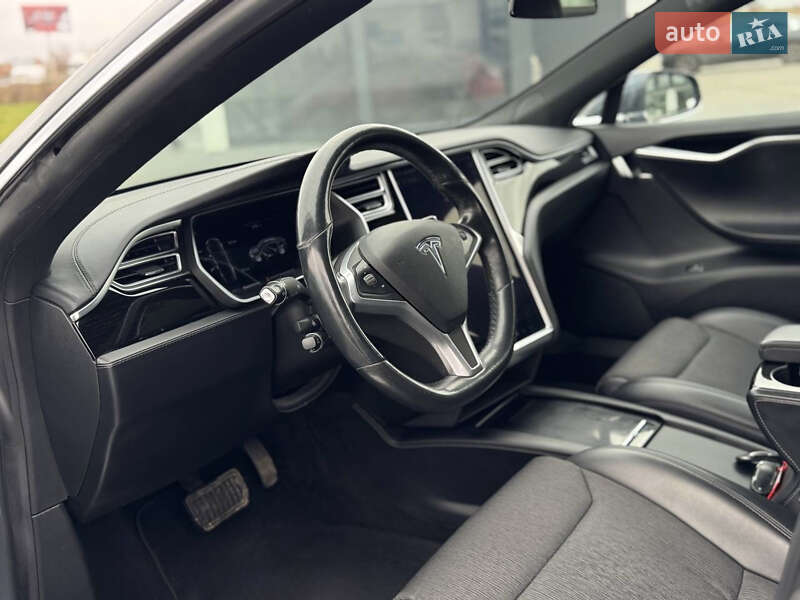 Лифтбек Tesla Model S 2017 в Львове фото 48 Лифтбек Tesla Model S 2017 в Львове