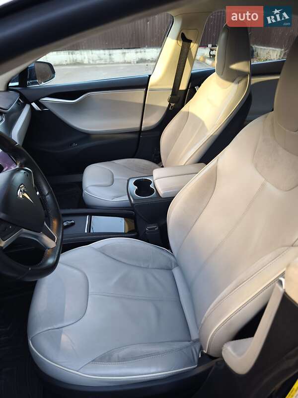 Лифтбек Tesla Model S 2014 в Ирпене