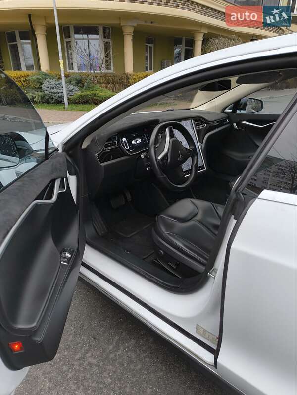 Лифтбек Tesla Model S 2014 в Киеве