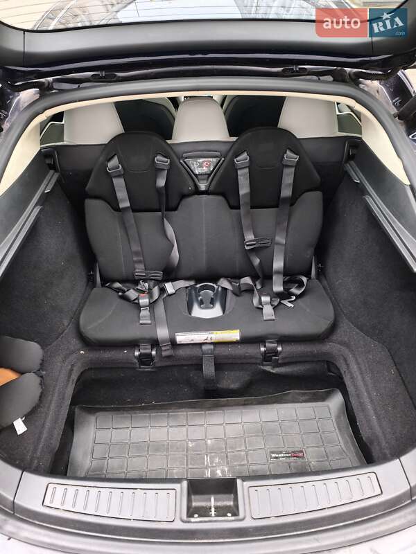 Лифтбек Tesla Model S 2014 в Ирпене