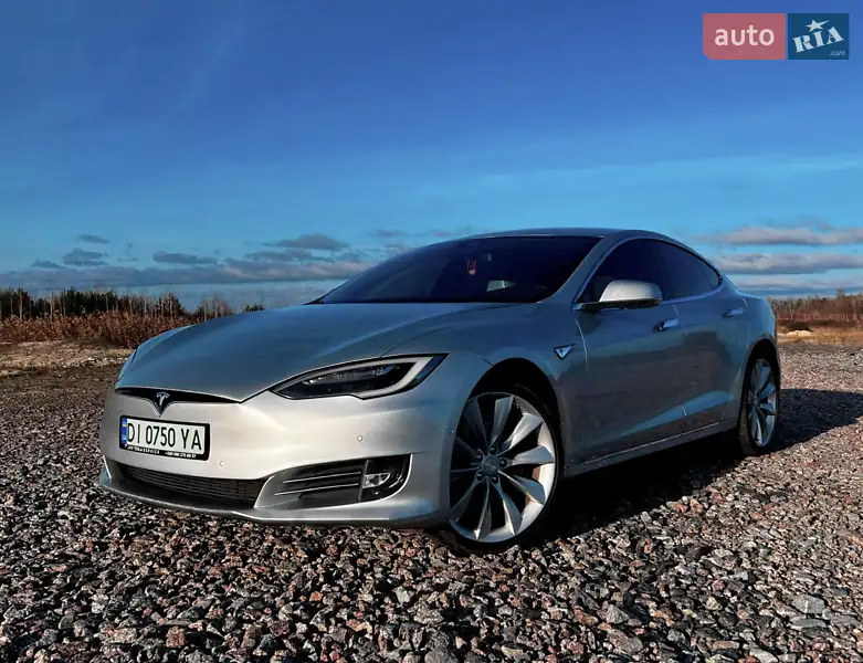 Tesla Model S 2016
