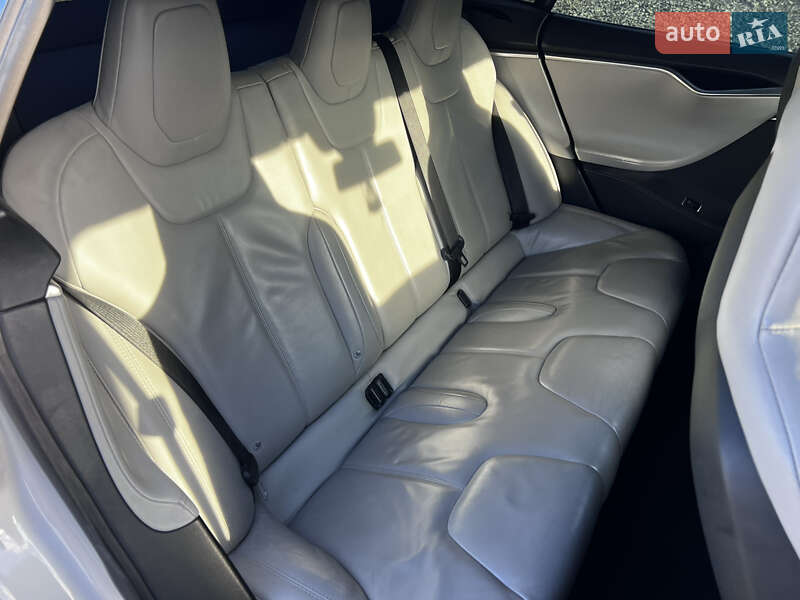 Лифтбек Tesla Model S 2016 в Виннице фото 16 Лифтбек Tesla Model S 2016 в Виннице