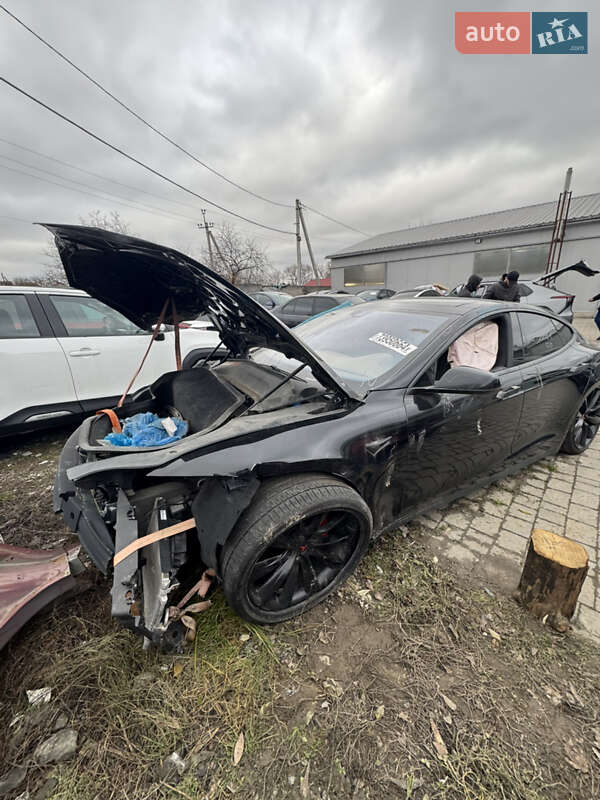 Лифтбек Tesla Model S 2016 в Львове фото 3 Лифтбек Tesla Model S 2016 в Львове