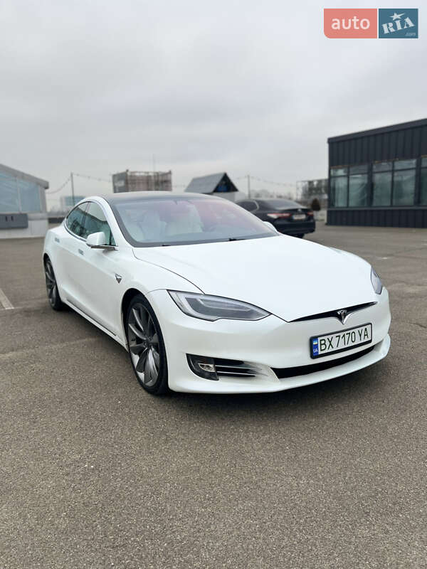 Лифтбек Tesla Model S 2019 в Киеве фото 5 Лифтбек Tesla Model S 2019 в Киеве
