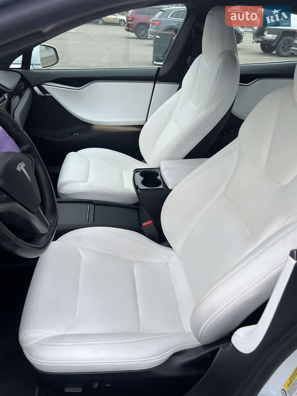 Лифтбек Tesla Model S 2019 в Киеве фото 16 Лифтбек Tesla Model S 2019 в Киеве