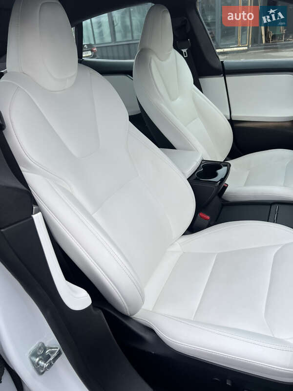 Лифтбек Tesla Model S 2019 в Киеве фото 25 Лифтбек Tesla Model S 2019 в Киеве