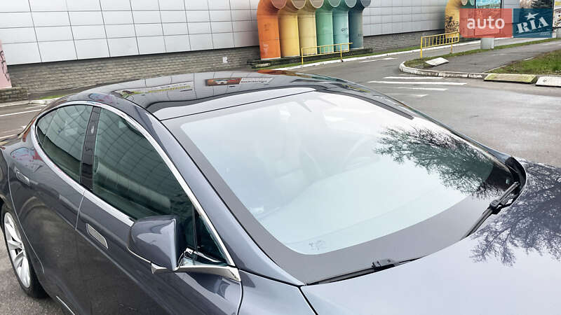 Лифтбек Tesla Model S 2018 в Киеве фото 7 Лифтбек Tesla Model S 2018 в Киеве