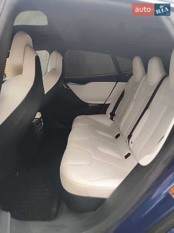 Лифтбек Tesla Model S 2017 в Киеве фото 2 Лифтбек Tesla Model S 2017 в Киеве