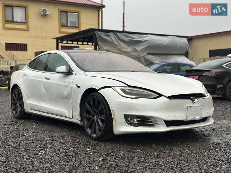 Лифтбек Tesla Model S 2020 в Луцке фото 3 Лифтбек Tesla Model S 2020 в Луцке