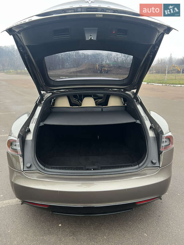 Лифтбек Tesla Model S 2015 в Прилуках фото 12 Лифтбек Tesla Model S 2015 в Прилуках