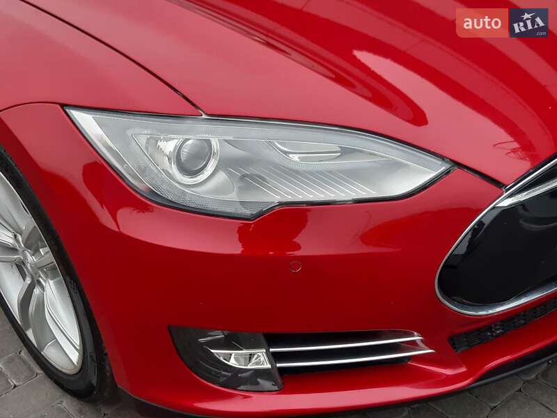 Лифтбек Tesla Model S 2014 в Ровно