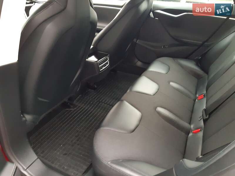 Лифтбек Tesla Model S 2014 в Ровно