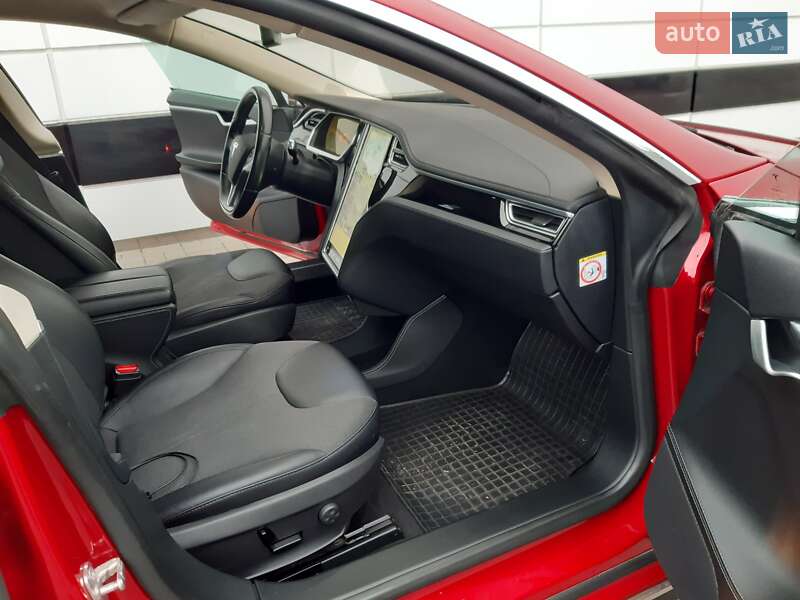 Лифтбек Tesla Model S 2014 в Ровно