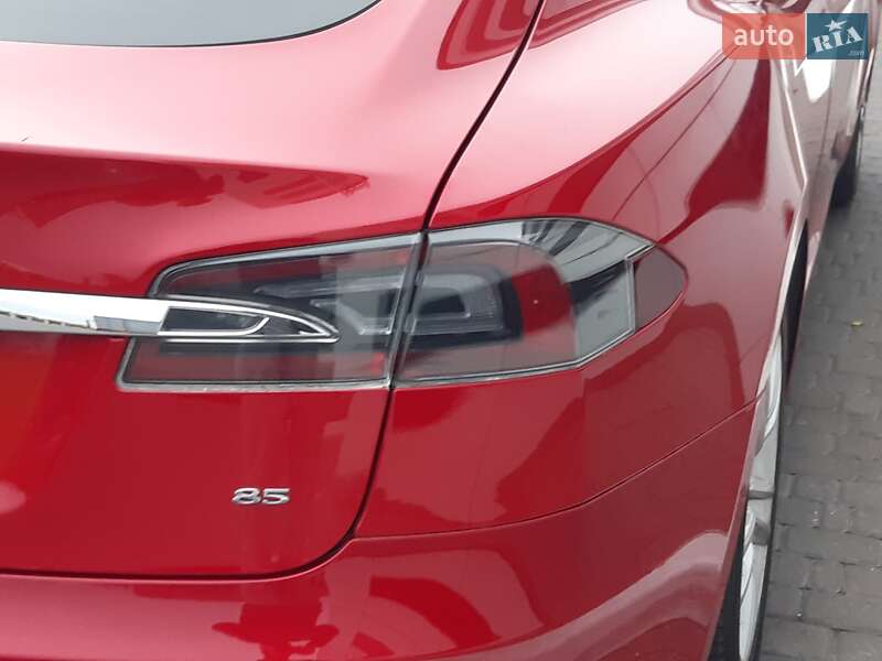 Лифтбек Tesla Model S 2014 в Ровно