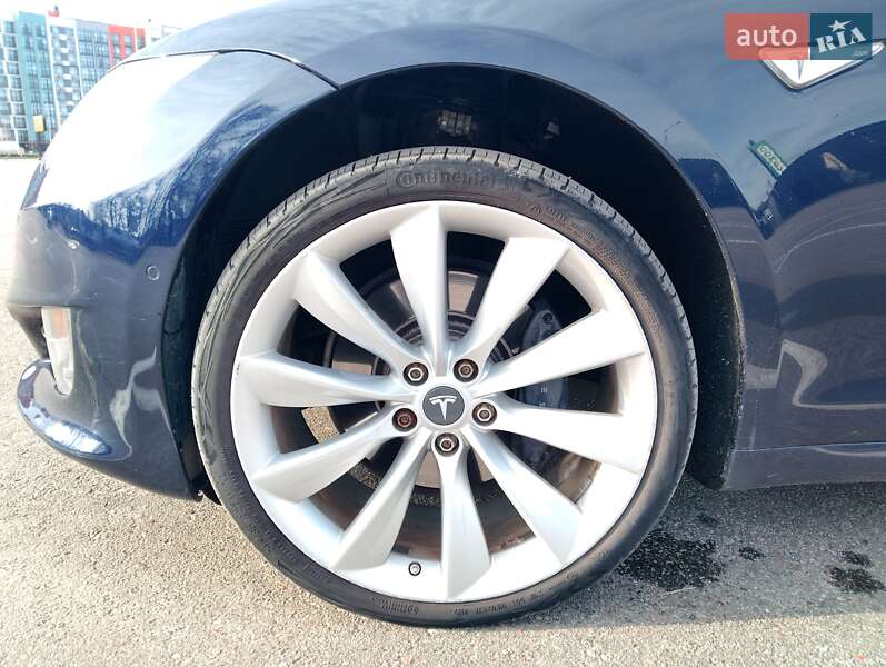Лифтбек Tesla Model S 2014 в Киеве фото 10 Лифтбек Tesla Model S 2014 в Киеве