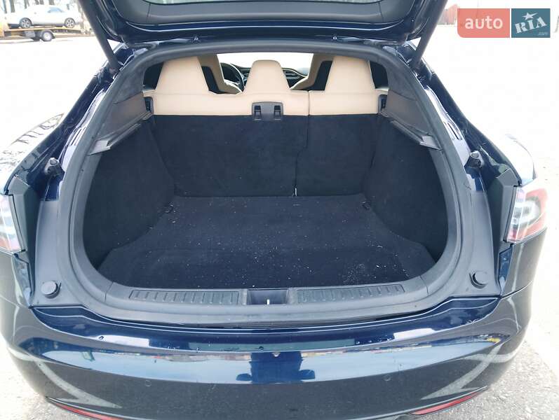 Лифтбек Tesla Model S 2014 в Киеве фото 15 Лифтбек Tesla Model S 2014 в Киеве
