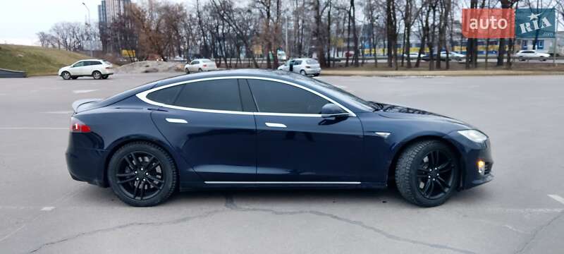 Лифтбек Tesla Model S 2014 в Киеве фото 21 Лифтбек Tesla Model S 2014 в Киеве