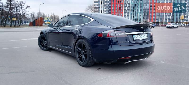 Лифтбек Tesla Model S 2014 в Киеве фото 27 Лифтбек Tesla Model S 2014 в Киеве