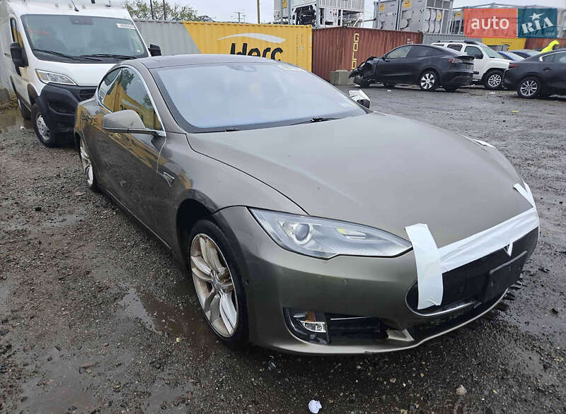 Лифтбек Tesla Model S 2015 в Одессе фото 4 Лифтбек Tesla Model S 2015 в Одессе