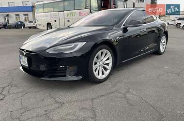 Ліфтбек Tesla Model S 2016 в Києві