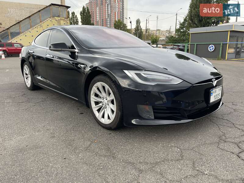 Лифтбек Tesla Model S 2016 в Киеве фото 19 Лифтбек Tesla Model S 2016 в Киеве