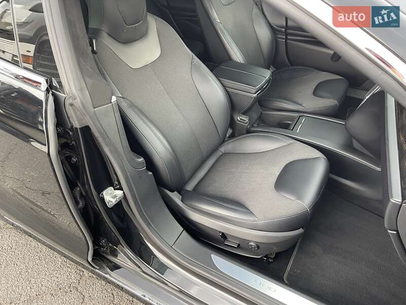 Лифтбек Tesla Model S 2016 в Киеве фото 32 Лифтбек Tesla Model S 2016 в Киеве