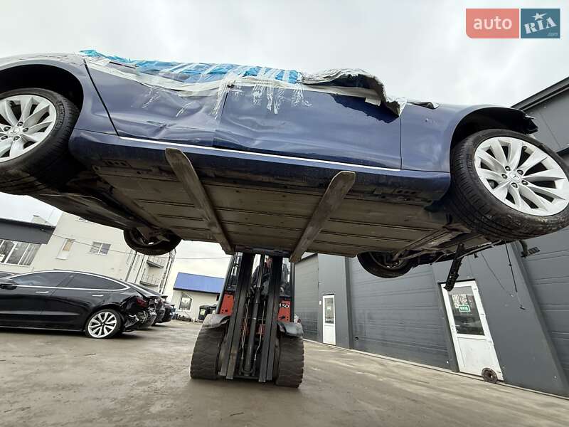 Лифтбек Tesla Model S 2017 в Львове фото 6 Лифтбек Tesla Model S 2017 в Львове