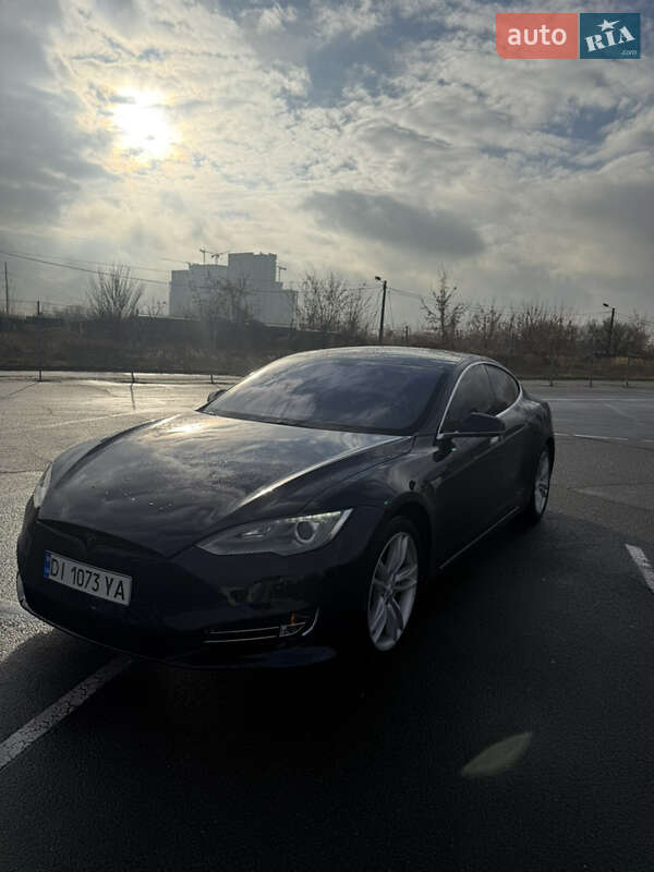 Лифтбек Tesla Model S 2013 в Киеве